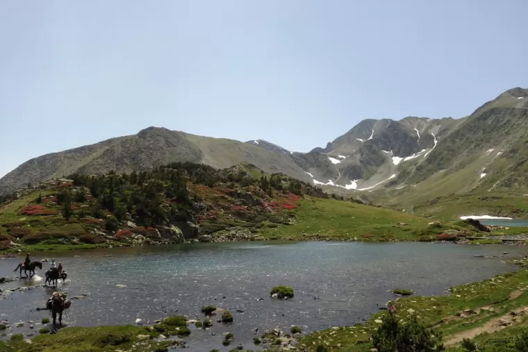 Pic du Carlit sur fond d'un des lacs glacières supérieur
