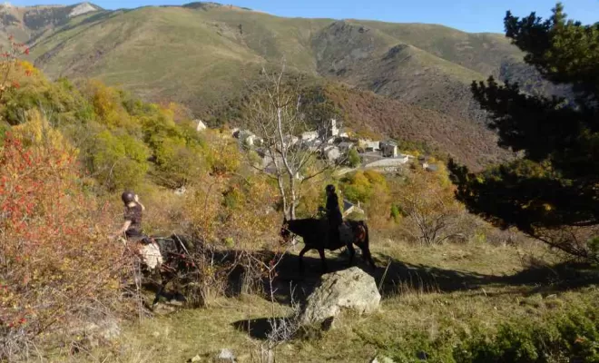Rando en gîte et hôtel, La Llagonne, Les Chevaux de la Tramontane