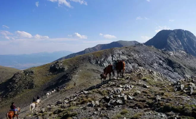 Rando en gîte et hôtel, La Llagonne, Les Chevaux de la Tramontane